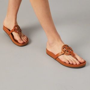 Tory Burch Miller Cloud aged Camello size 9.5